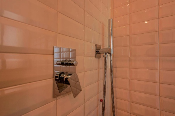 Skyline 1/7 B&B image 4